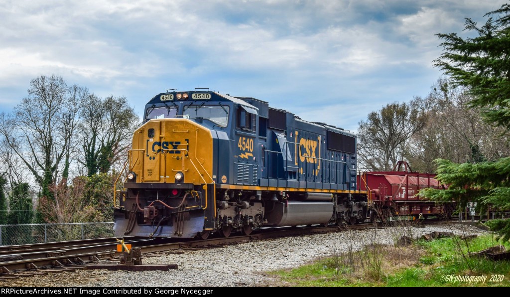CSX 4540 arriving at the Yard
